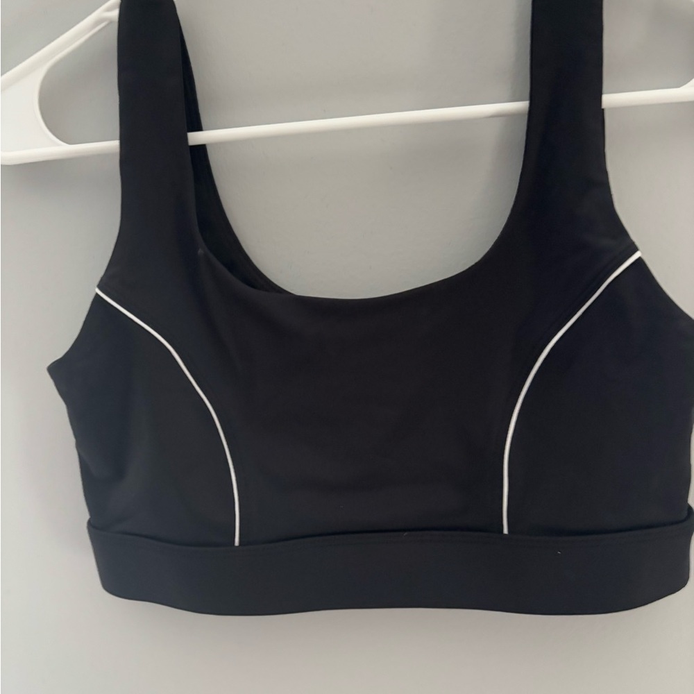 Fabletics sports bra (size XS)